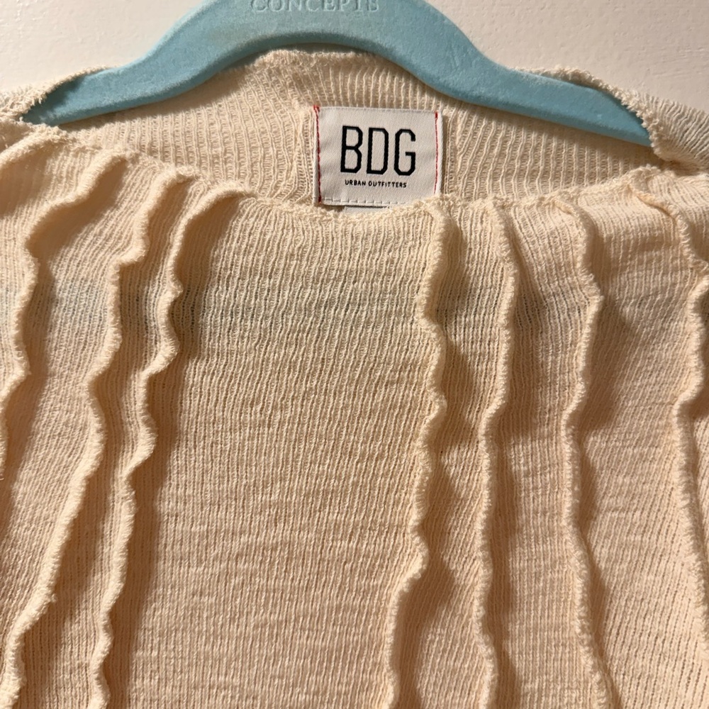 BDG Cream Long Sleeve Crop Top - Picture 5 of 6